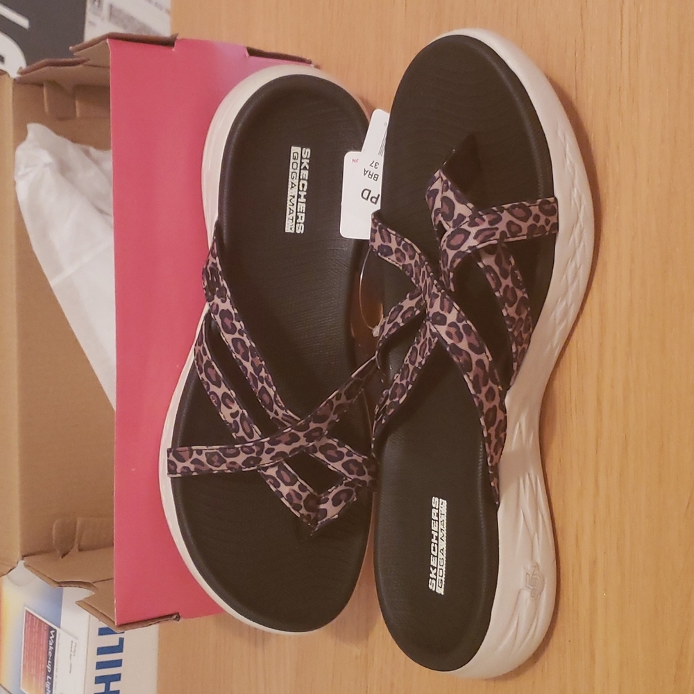 Skechers Go Walk On the go 600 Leopard sandals